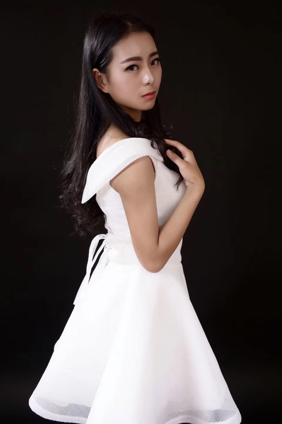 杨琴——专业沙画培训师 编号YN020DP0107-KM01